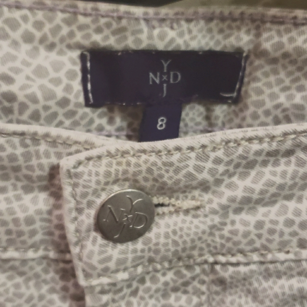 Beautif offwhite &gray animal print NYDJ sz8 jeans